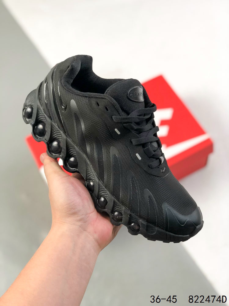 真标带半码! 耐克 Nike Air Max DN8 全掌气垫科技运动跑步鞋FQ7860-005.鞋款采用醒目渐变织物和动态波浪状结构鞋面,搭配黑色中底和外底,以及迷你黑色 Swoosh 标志,采用 8 根压柱 Dynamic Air 气柱,将从鞋跟到脚尖的“Dynamic Air”系统直接配置在橡胶的外底上,尽可能缩短与地面的距离,实现平滑的体重移动,即刻上脚,享受非凡运动体验.环保纤维革饰片组合网眼布鞋面,耐弯折热塑框架支撑鞋身.中底搭载EVA轻量缓震,前掌和后跟配备了 Air Zoom 气垫单元.正确后跟TPU加固,鞋子引入了全掌 ReactX 泡绵中底.核心在于其八腔气垫结构.根据不同部位设定的气压值.鞋面的设计联想到上世纪末至的Air Max. 货号: FQ7860 如图 ID:822474D