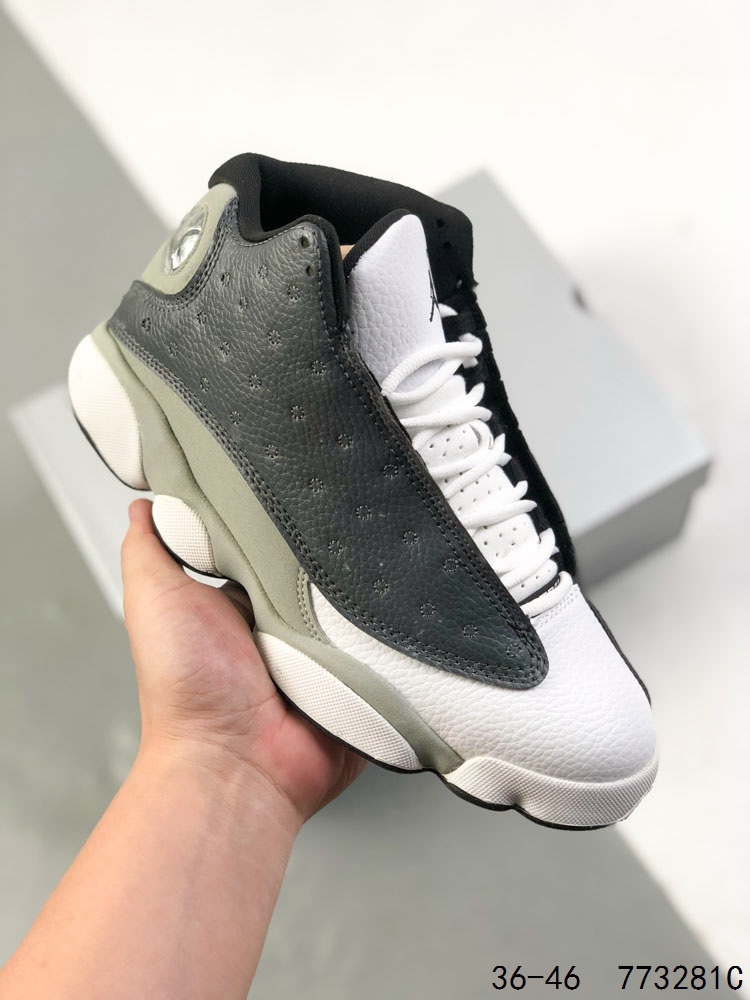 💰180
真标带半码!
Air Jordan 13 Retro AJ13 乔丹13代 aj13 乔13 AJ13代复古中高帮文化休闲运动篮球3D效果3色变换猫眼 中底嵌入碳纤缓震材质 缜密中底拉帮!
ID:773281C