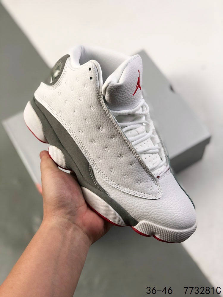 💰180
真标带半码!
Air Jordan 13 Retro AJ13 乔丹13代 aj13 乔13 AJ13代复古中高帮文化休闲运动篮球3D效果3色变换猫眼 中底嵌入碳纤缓震材质 缜密中底拉帮!
ID:773281C