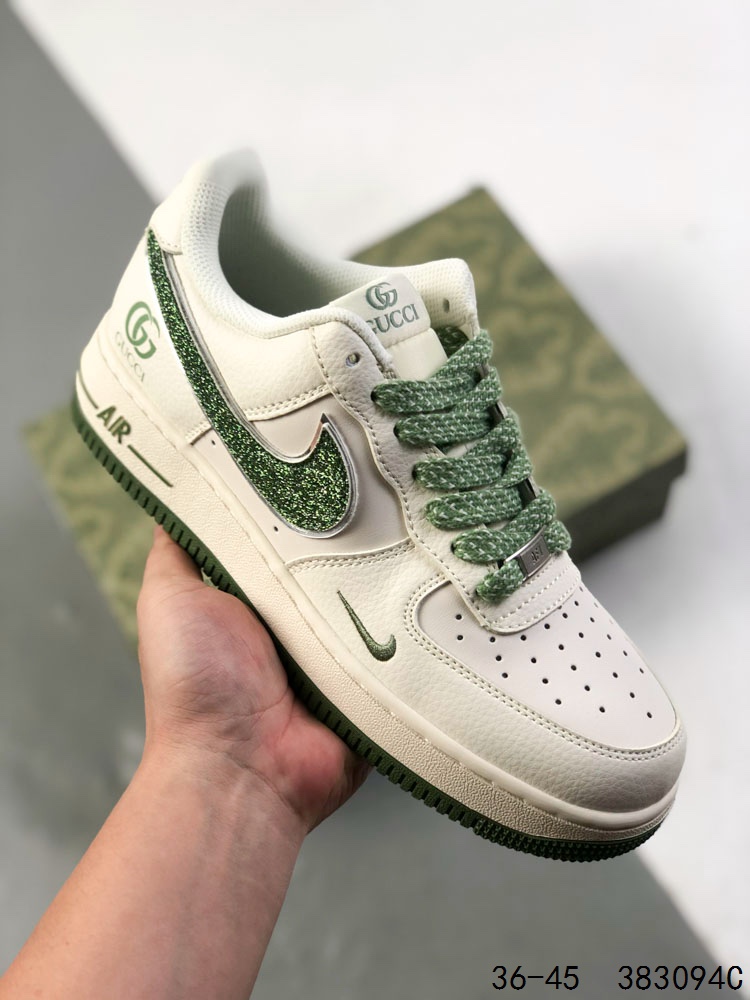 💰170
公司级带半码!
耐克Nike Air Force 1 Low 空军一号 联名 低帮百搭休闲运动板鞋 柔软、弹性十足的缓震性能和出色的中底设计,横跨复古与现代的外型结合,造就出风靡全球三十多年的Force 1 直到今天还深受青睐
ID:383094C
