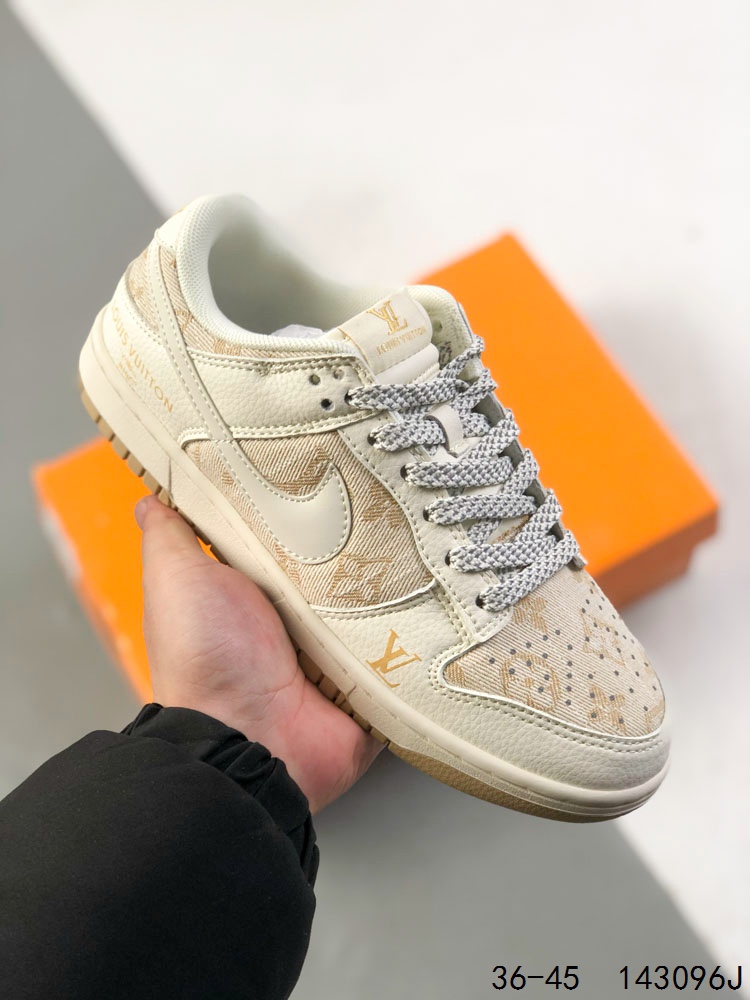 💰170
公司级带半码!
耐克Nike SB Dunk Low 联名 复古低帮休闲运动滑板板鞋。采用脚感柔软舒适ZoomAir气垫,有效吸收滑板等极限运动在落地时带来的冲击力,为街头运动者们提供更好的保护
ID:143096J