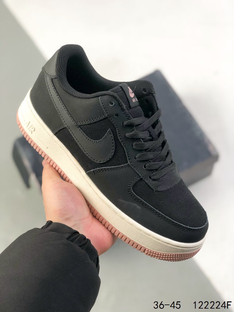 💰130
真标带半码!
耐克Nike Air Force 1 Low 空军一号 低帮百搭休闲运动板鞋 柔软、弹性十足的缓震性能和出色的中底设计,横跨复古与现代的外型结合,造就出风靡全球三十多年的Force 1 直到今天还深受青睐
尺码:如图
ID:122224F