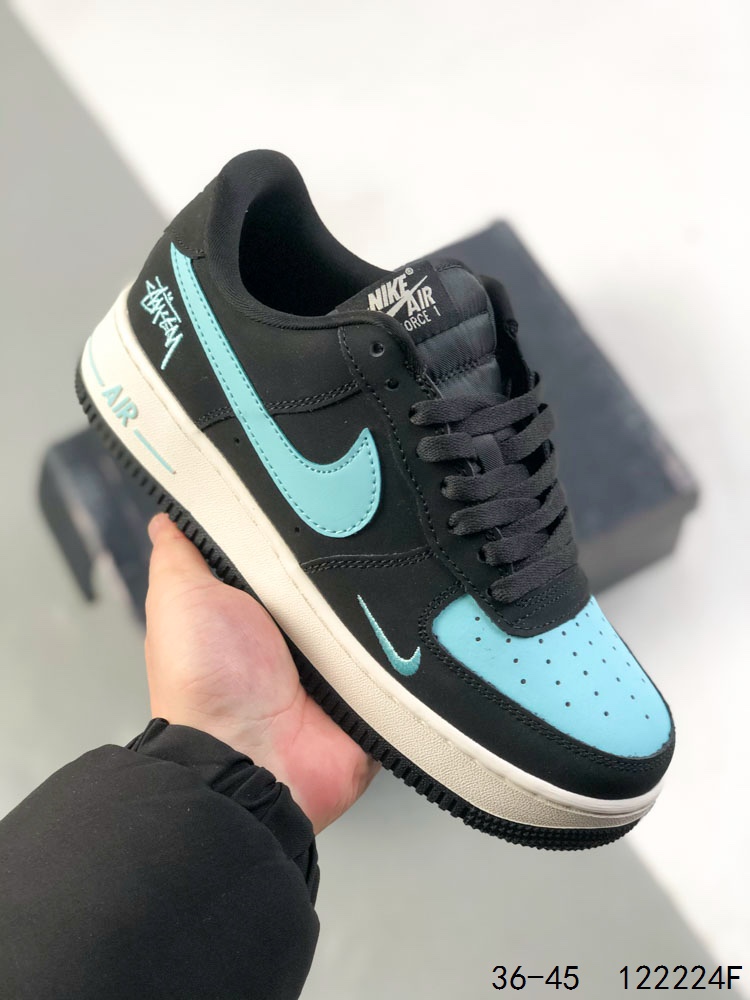 💰130
真标带半码!
耐克Nike Air Force 1 Low 空军一号 低帮百搭休闲运动板鞋 柔软、弹性十足的缓震性能和出色的中底设计,横跨复古与现代的外型结合,造就出风靡全球三十多年的Force 1 直到今天还深受青睐
尺码:如图
ID:122224F