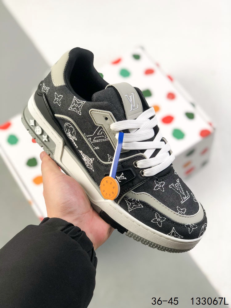 🈴️💰170
LV路易威登Louis vuitton Trail Sneaker Low 休闲运动文化百搭篮球板鞋 致TPR光泽鞋底#耐弯折滴塑支持片#鞋垫嵌入超软脚感乳胶材质的篮球鞋
ID:133067L