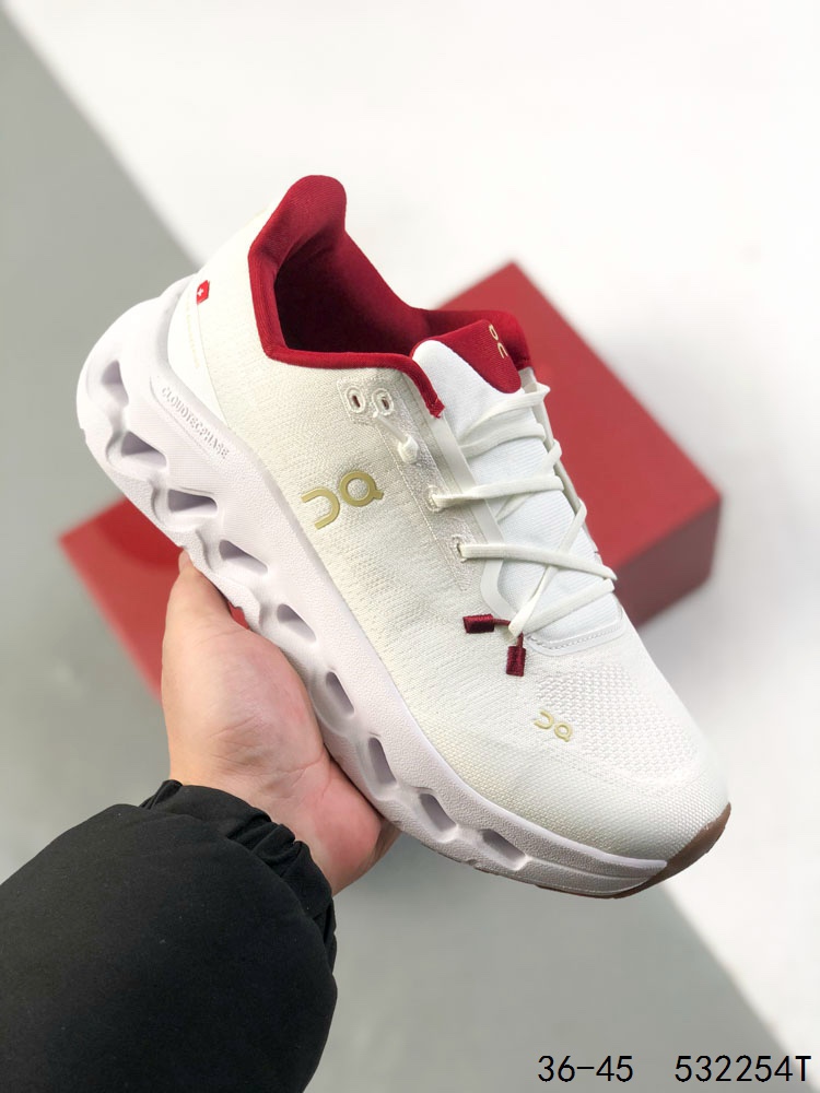 💰130
公司级!Loewe x On昂跑Cloudtilt 罗意威 联名轻量运动休闲鞋!杨幂同款,脚感很舒服,鞋底柔软且包裹性好,上脚显腿长,不用系鞋带很方便~ 不管休闲还是运动都很百搭。白色虽然不耐脏,但真的是最好看最显质感的颜色!
尺码:36-45
ID:532254T