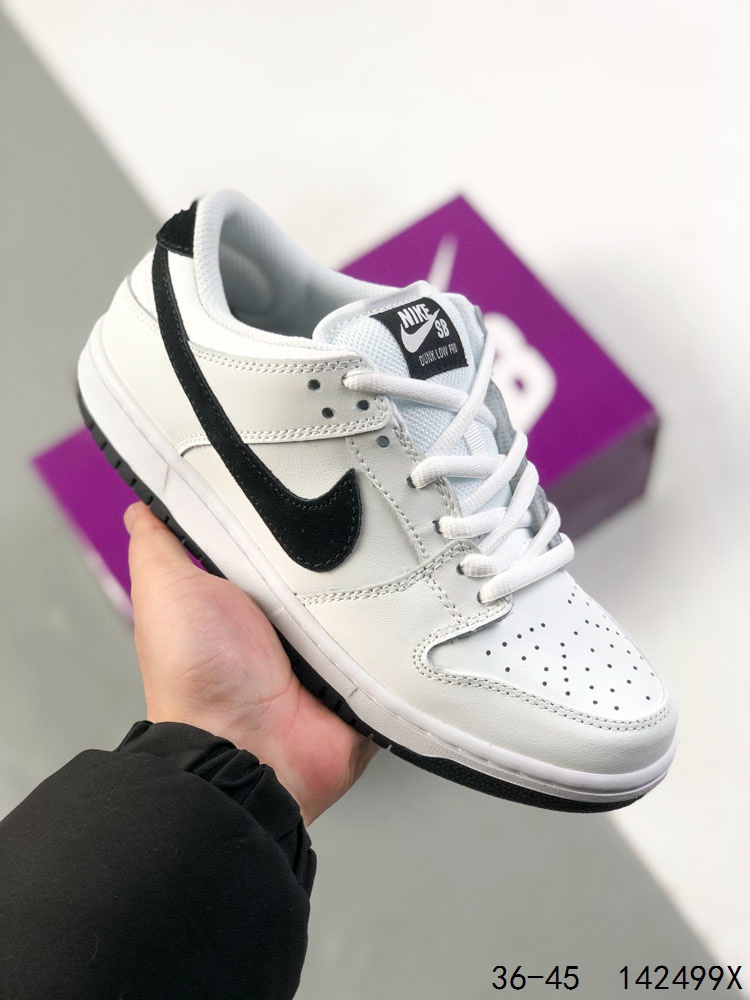 🈴️ 💰140
真标带半码!
耐克Nike SB Dunk Low 复古低帮休闲运动滑板板鞋。采用脚感柔软舒适ZoomAir气垫,有效吸收滑板等极限运动在落地时带来的冲击力,为街头运动者们提供更好的保护
ID:142499X
