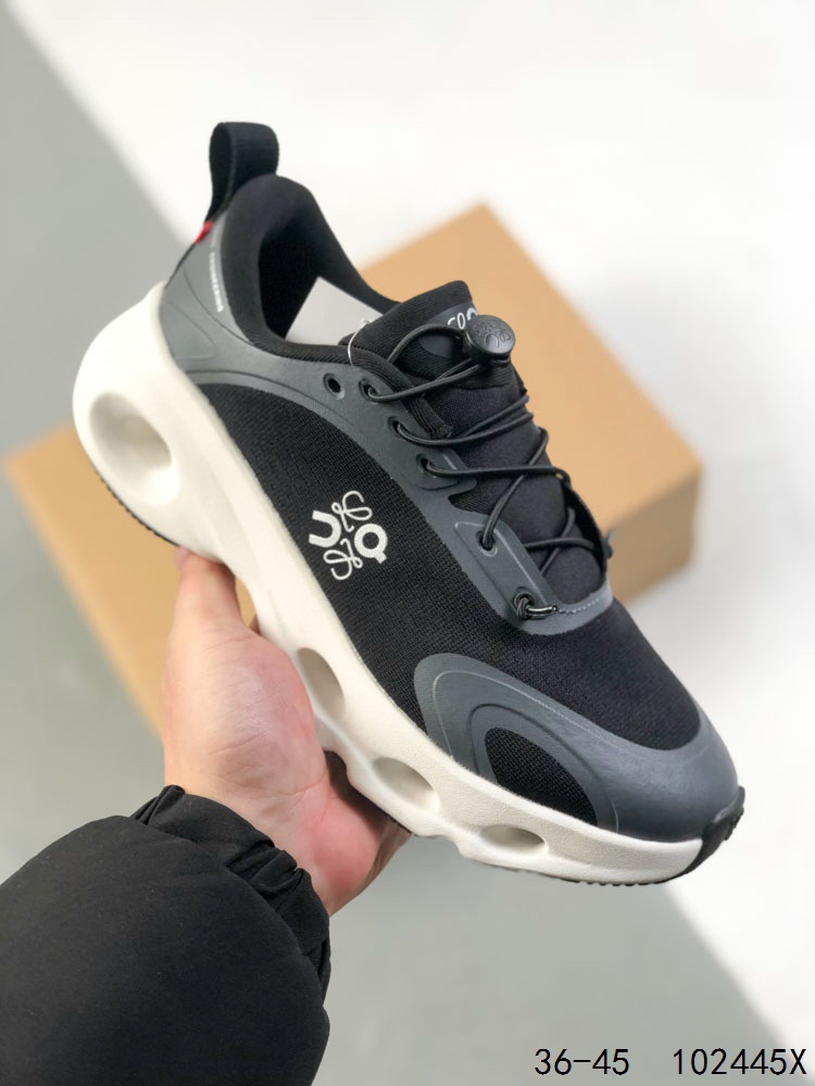 💰140
公司级!Loewe x On昂跑Cloudtilt 罗意威 联名轻量运动休闲鞋!杨幂同款,脚感很舒服,鞋底柔软且包裹性好,上脚显腿长,不用系鞋带很方便~ 不管休闲还是运动都很百搭。白色虽然不耐脏,但真的是最好看最显质感的颜色!
尺码:如图
ID:102445X