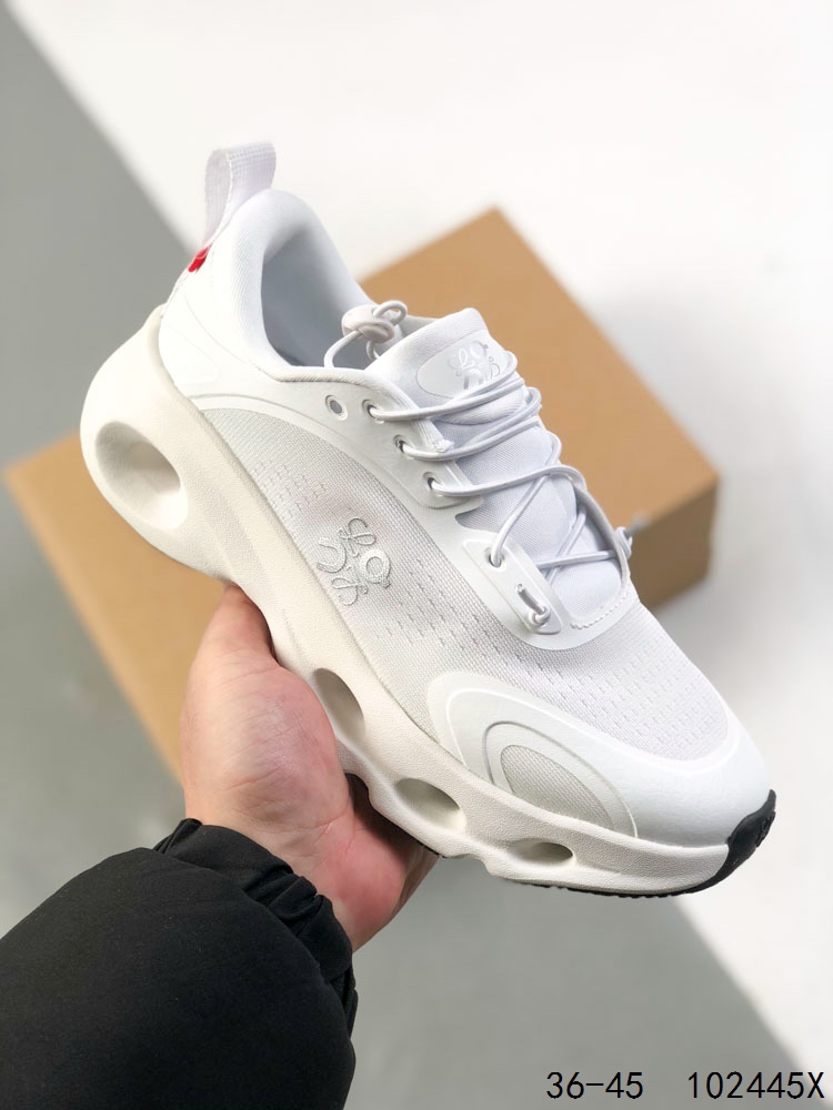 🈴️ 💰140
公司级!Loewe x On昂跑Cloudtilt 罗意威 联名轻量运动休闲鞋!杨幂同款,脚感很舒服,鞋底柔软且包裹性好,上脚显腿长,不用系鞋带很方便~ 不管休闲还是运动都很百搭。白色虽然不耐脏,但真的是最好看最显质感的颜色!
尺码:如图
ID:102445X