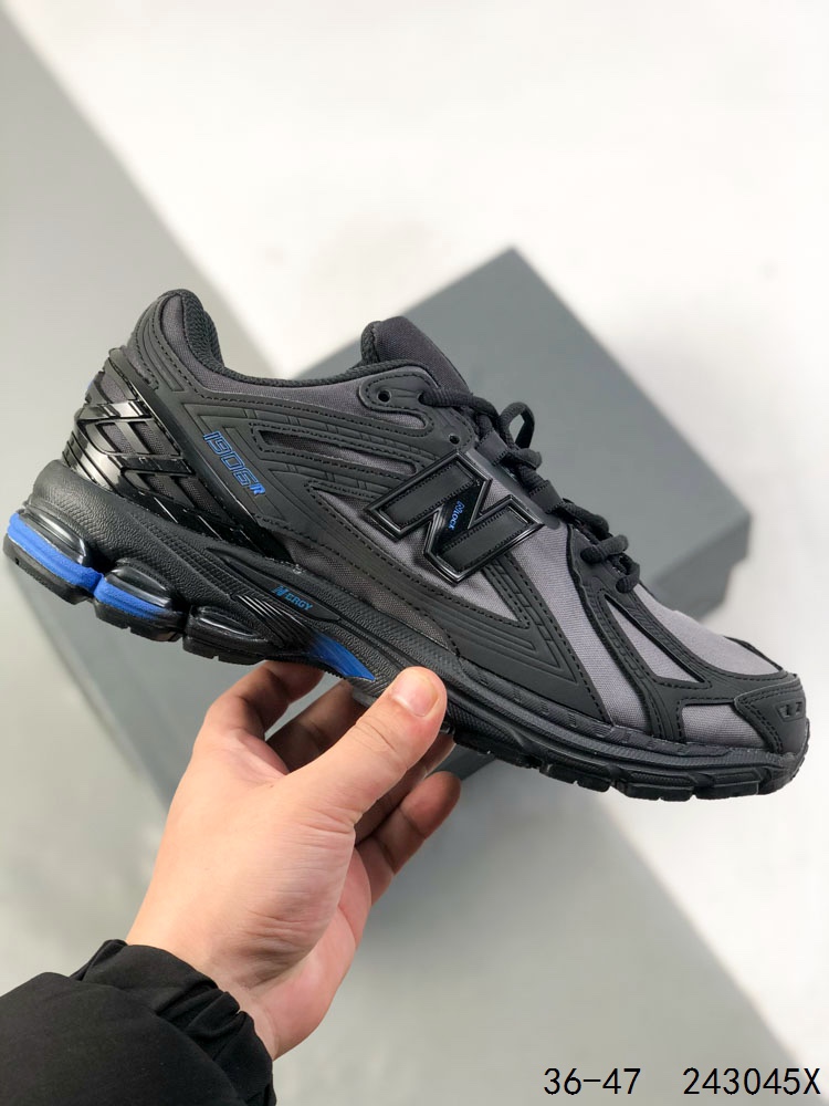 公司级带半码! 新百伦New Balance 1906 复古跑鞋 小红书爆款 NB1906这双鞋确实是NB家经典复古款式之一,以全新科技诠释,成功打造1906鞋款,鞋面在保持1906基本线条和片层结构的同时,采用更为简洁、流畅的设计语言 ID:243045X