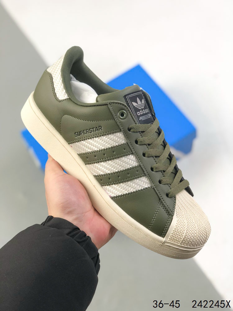 💰130
真标带半码！
阿迪达斯/Adidas Superstar 三叶草 贝壳头系列经典休闲运动板鞋。
ID:242245X