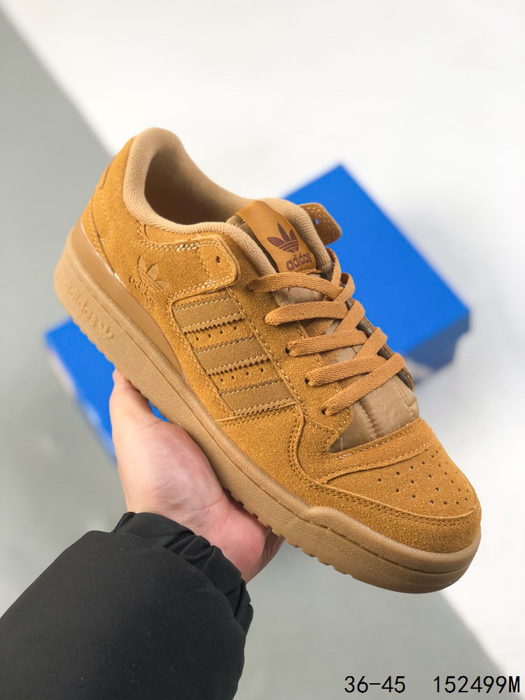💰140
阿迪达斯Adidas Forum 84 Low cl低帮百搭潮流休闲运动板鞋。以复古篮球鞋的外形为基础，采用皮革拼接，简约百搭，更加贴合舒适。中底内侧网格造型起到点睛之笔，外底橡胶，更显复古
ID:152499M