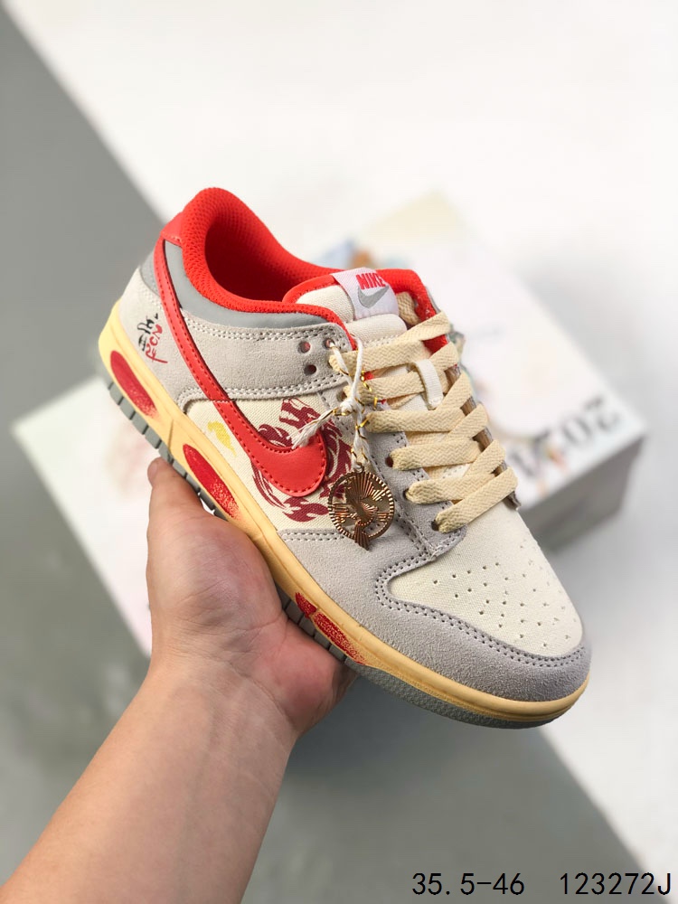 💰180
公司级带半码!
耐克Nike SB Dunk Low 复古低帮休闲运动滑板板鞋。采用脚感柔软舒适ZoomAir气垫,有效吸收滑板等极限运动在落地时带来的冲击力,为街头运动者们提供更好的保护
ID:123272J