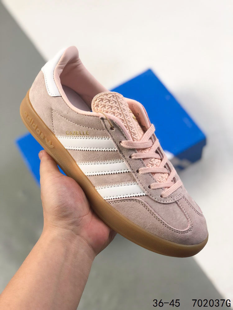 💰120
真标带半码!
阿迪达斯Adidas Gazelle Indoor 三叶草休闲防滑耐磨低帮板鞋
鞋头出色设计 塑就出众贴合感
稳固的后跟贴合足部曲线设计
软弹舒适 不易磨脚
橡胶鞋底配合防滑纹路设计 平稳抓地
尺码:36 36.5 37 38 38.5 39.5 40 49.5 41 42 42.5 43 44 45
ID:702037G