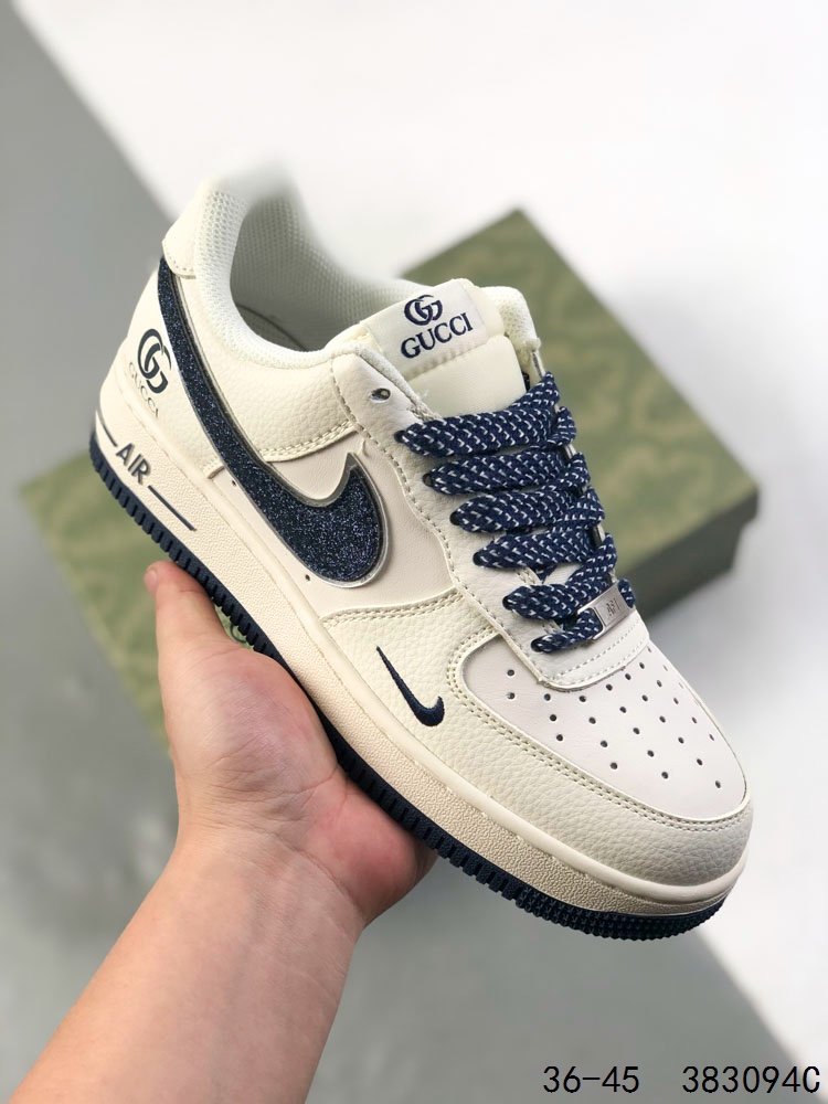 💰170
公司级带半码!
耐克Nike Air Force 1 Low 空军一号 联名 低帮百搭休闲运动板鞋 柔软、弹性十足的缓震性能和出色的中底设计,横跨复古与现代的外型结合,造就出风靡全球三十多年的Force 1 直到今天还深受青睐
ID:383094C