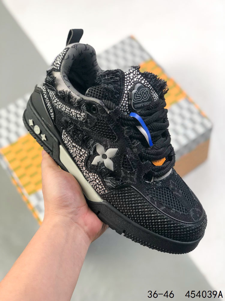 🈴️ 💰220
公司级!LV路易威登Louis vuitton Trail Sneaker Low 水钻颗粒 休闲运动文化百搭篮球板鞋 致TPR光泽鞋底#耐弯折滴塑支持片#鞋垫嵌入超软脚感乳胶材质的篮球鞋
ID:454039A