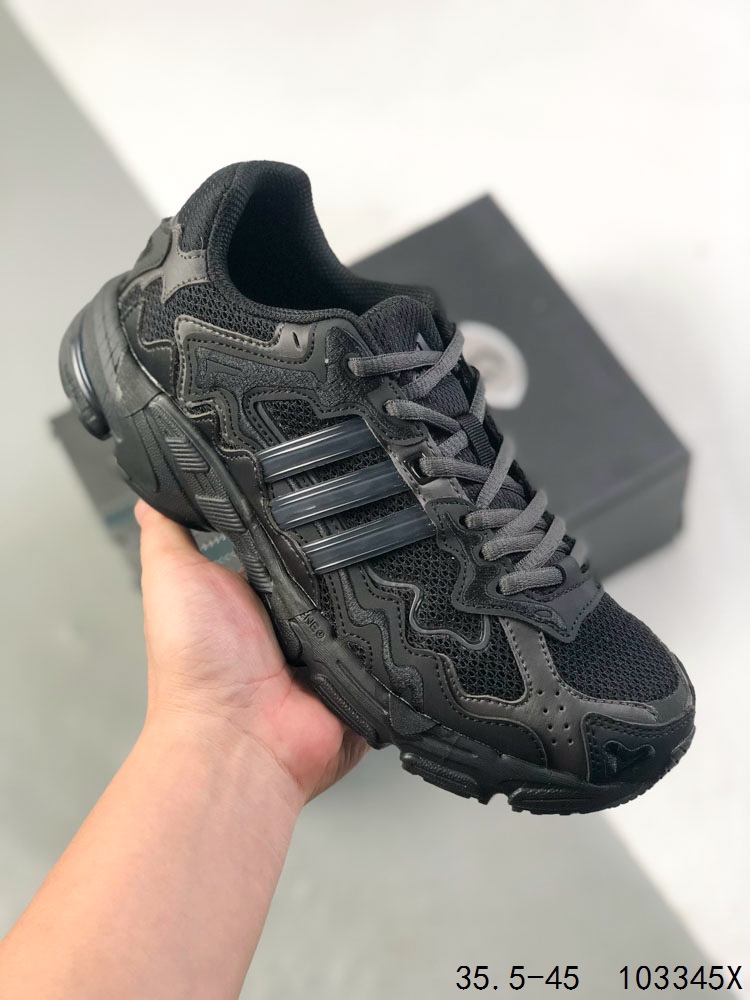 🈴️💰185
公司级带半码!
阿迪达斯 Bad Bunny x adidas originals Response CL 复古休闲跑步鞋 坏痞兔男女同款 你很难不注意到音乐人“坏痞免”(Bad Bunny)。这位拉丁陷阱音乐(Latin Trap)之王,拥有兼收并蓄的时尚感与流畅的表达感。这款adidas Response CL Bad Bunny经典鞋,力求展现这一点,新鲜定义21世纪初的跑鞋。以“融化”概念为灵感,这一新款Response CL联名鞋沉浸于坏痞兔的世界:一个没有结构的空问。借鉴2000年代早期的经典跑鞋设计,鞋底搭载adiPRENE和Torsion等复古科技元素,搭配网眼鞋面和“融化”效果皮革饰面彰显“坏痞兔”风格的流动感。
码数:35.5-45
ID:103345X