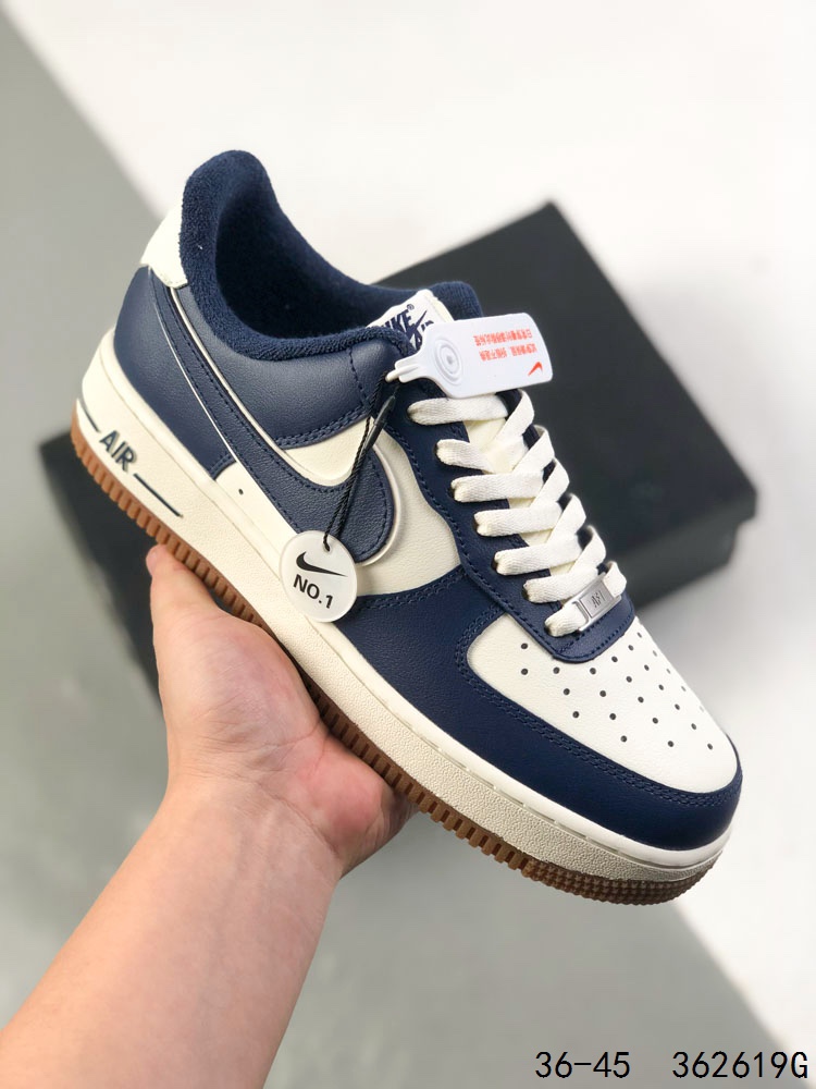 💰150
公司级带半码!
耐克Nike Air Force 1 Low 空军一号 低帮百搭休闲运动板鞋 柔软、弹性十足的缓震性能和出色的中底设计,横跨复古与现代的外型结合,造就出风靡全球三十多年的Force 1 直到今天还深受青睐
ID:362619G