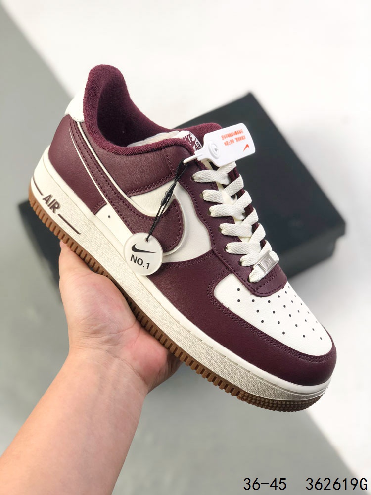 🈴️ 💰150
公司级带半码!
耐克Nike Air Force 1 Low 空军一号 低帮百搭休闲运动板鞋 柔软、弹性十足的缓震性能和出色的中底设计,横跨复古与现代的外型结合,造就出风靡全球三十多年的Force 1 直到今天还深受青睐
ID:362619G