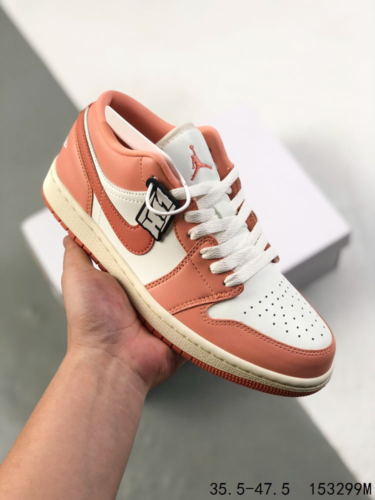 💰180
公司级带半码!
乔丹Air Jordan 1 Low AJ1 WH 乔1 低帮复古文化休闲运动篮球鞋。凭借出色的性能和吸睛的外观, Air Jordan直是风球场和街头的时尚标杆。Air Jordan 1 从1985年面世的元年款汲取设计灵感,采用简洁大方的经典外观,熟悉中带一抹新颖。
ID:153299M