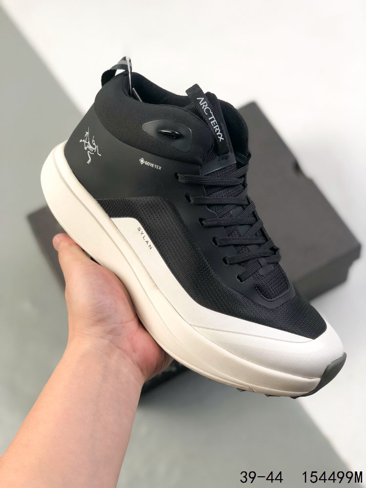 💰240
公司级!Arcteryx KONSEAL LT W 始祖鸟 户外运动跑步鞋
此款鞋采用近几年比较流行的版型设计,外观时尚大气,鞋底采用耐磨的材质,穿上它,让您在平时生活和工作中都会感觉到舒适的体验
ID:154499M