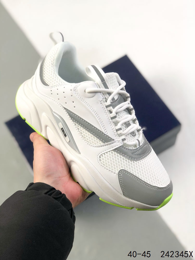 💰135
迪奥DIOR HOMME 高奢品牌经典复古老爹鞋 夸张流线极符 外形延续当下潮流得未来感老爹鞋
货号：1039256
尺码：如图
ID:242345X