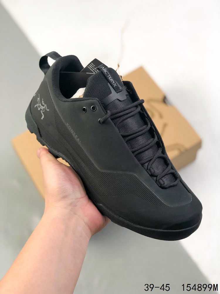 🈴️ 💰260
公司级✅Arcteryx始祖鸟 Konseal Men 轻量 网布防滑轻便耐磨 低帮户外运动跑步鞋
外观看似朴实 却散发着一股高贵气息 虽然是标榜越野鞋 但其实越野跑与登山乃一体两面的运动 皆在相同的山林场域之中进行 包含轻量化鞋身 MegaGrip大底 OrthoLite 3D鞋垫 EVA弹性混合中底等等 以及这次所使用的最新防水透气科技
抓地力优良的VibramMegaGrip 鞋带收纳设计 避免鞋带勾到绊倒 全脚掌舒适稳定 EVA弹性混合中底 OrthoLite 3D鞋垫 前脚掌TPU支撑片
尺码:39-45
ID:154899M