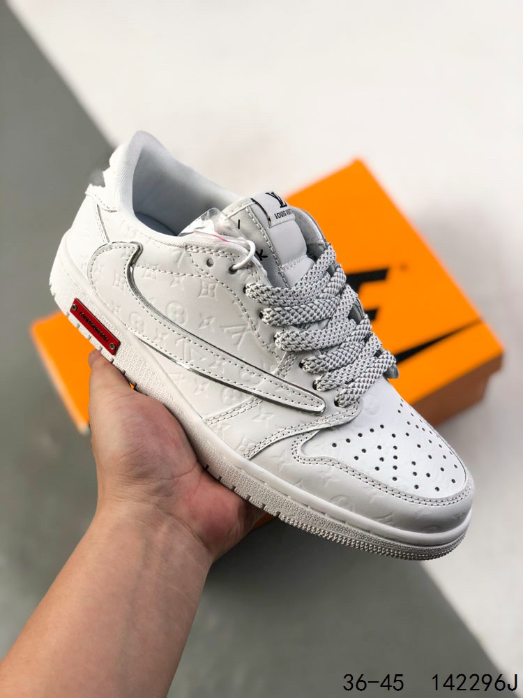 🈴️ 💰130
真标带半码！
乔丹Air Jordan 1 Low AJ1 WH 乔1  倒钩 联名 低帮复古文化休闲运动篮球鞋。凭借出色的性能和吸睛的外观， Air Jordan直是风球场和街头的时尚标杆。Air Jordan 1 从1985年面世的元年款汲取设计灵感，采用简洁大方的经典外观，熟悉中带一抹新颖。
ID：142296J