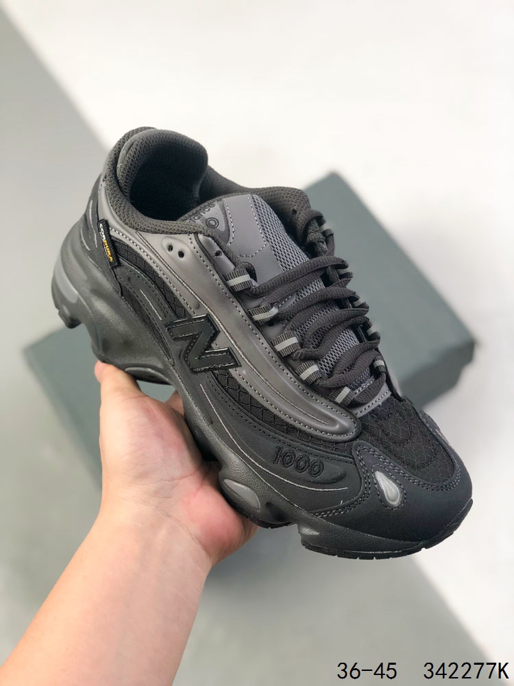 💰130

真标级带半码！
新百伦 NB/New Balance NB1000系列 复古老爹风网布跑步休闲运动鞋 小众老爹鞋 New Balance NB系列鞋款最早风靡于 2000 年初的时候，浓浓复古气质，展现出十足老爹鞋气质。
ID：342277K