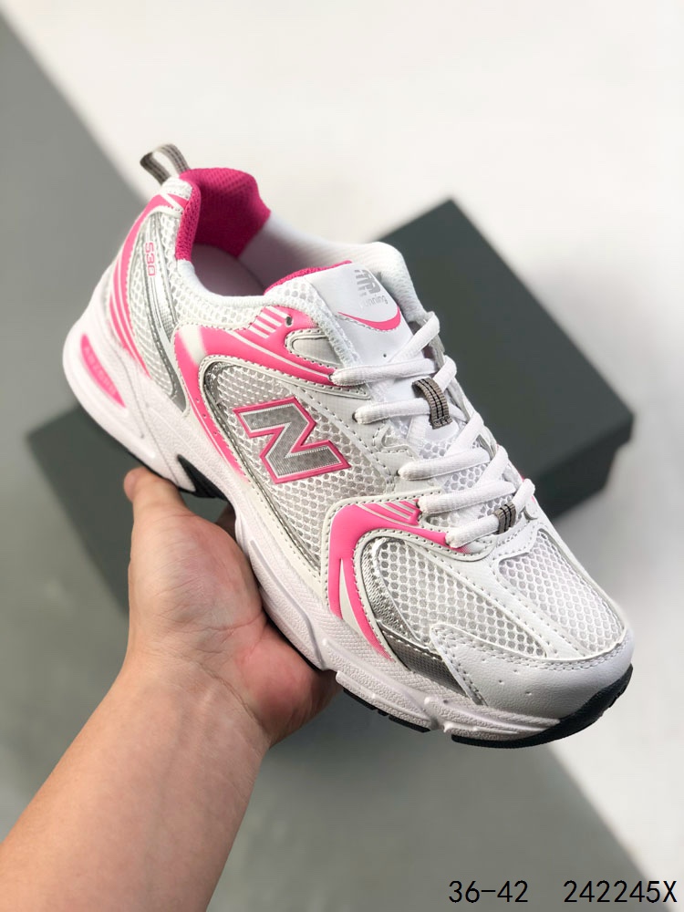 🈴️💰130
新百伦New Balance Made in USA NB530系列 美产血统经典复古休闲运动慢跑鞋.
尺码：如图
ID:242245X