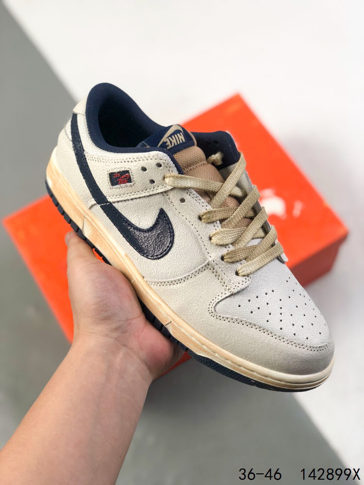 🈴️💰160
真标带半码！
耐克Nike SB Dunk Low 复古低帮休闲运动滑板板鞋。采用脚感柔软舒适ZoomAir气垫，有效吸收滑板等极限运动在落地时带来的冲击力，为街头运动者们提供更好的保护
ID：142899X