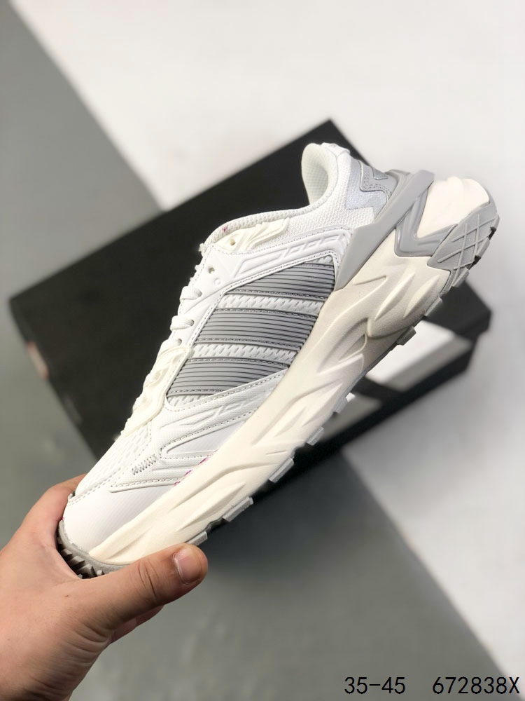 公司级✅Adidas XLG STORM EDGE 阿迪达斯 舒适 防滑 老爹鞋 鞋面由轻薄透气的网布制成 提供卓越的空气流通性能 中底使用品牌独有的Bounce缓震技术 帮助减少地面对关节的冲击力 提升整体的舒适性 鞋子的设计风格简约大气 同时兼顾功能性和美感 适用于各种场景 货号:KK1002 ID:672838X