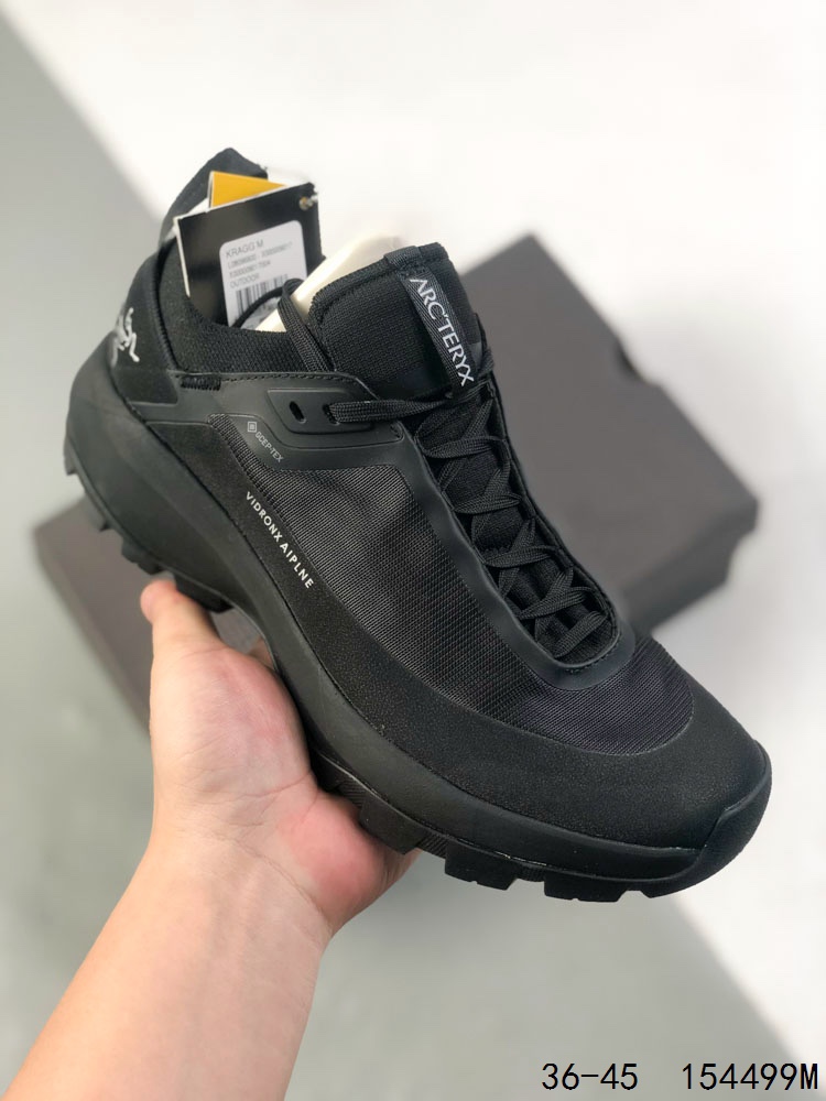 💰240
#新品上市实拍
男鞋采用一体成型热熔鞋面材质,外置vibram黄金耐磨锯齿外底❗️加拿大户外服饰品牌/始祖鸟·Arc"teryx Konseal LT 未来之壳系列低帮轻量化透气越野徒步户外运动跑鞋
尺码:如图
ID:154499M