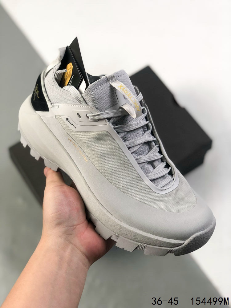 💰240
#新品上市实拍
男鞋采用一体成型热熔鞋面材质,外置vibram黄金耐磨锯齿外底❗️加拿大户外服饰品牌/始祖鸟·Arc"teryx Konseal LT 未来之壳系列低帮轻量化透气越野徒步户外运动跑鞋
尺码:如图
ID:154499M