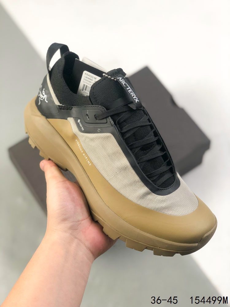 💰240
#新品上市实拍
男鞋采用一体成型热熔鞋面材质,外置vibram黄金耐磨锯齿外底❗️加拿大户外服饰品牌/始祖鸟·Arc"teryx Konseal LT 未来之壳系列低帮轻量化透气越野徒步户外运动跑鞋
尺码:如图
ID:154499M