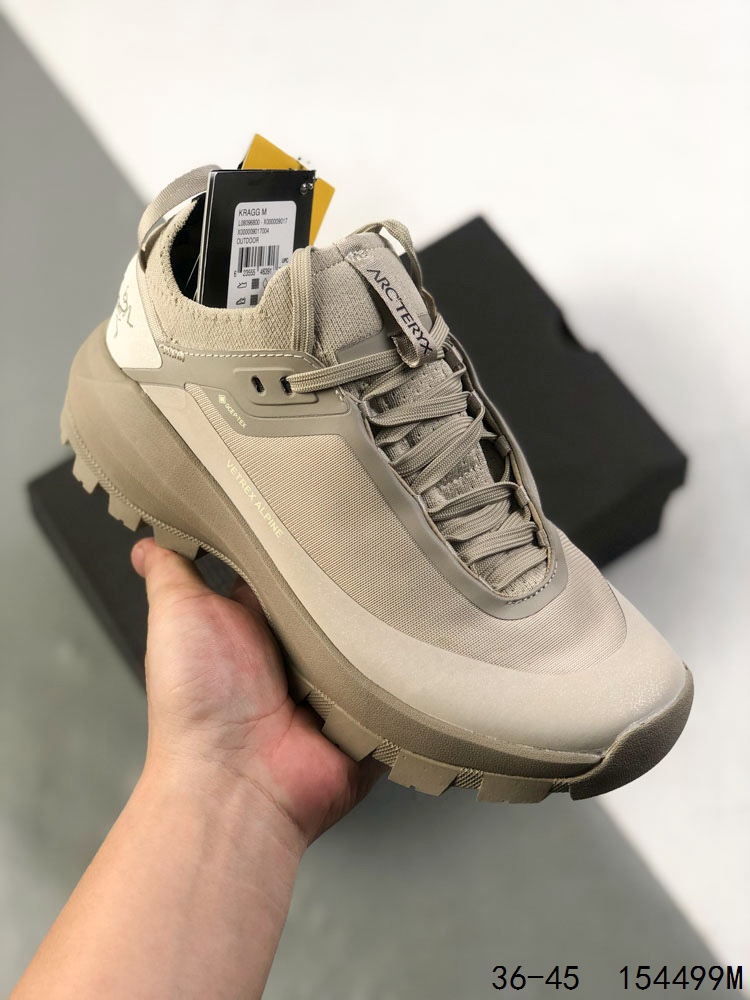 💰240
#新品上市实拍
男鞋采用一体成型热熔鞋面材质,外置vibram黄金耐磨锯齿外底❗️加拿大户外服饰品牌/始祖鸟·Arc"teryx Konseal LT 未来之壳系列低帮轻量化透气越野徒步户外运动跑鞋
尺码:如图
ID:154499M