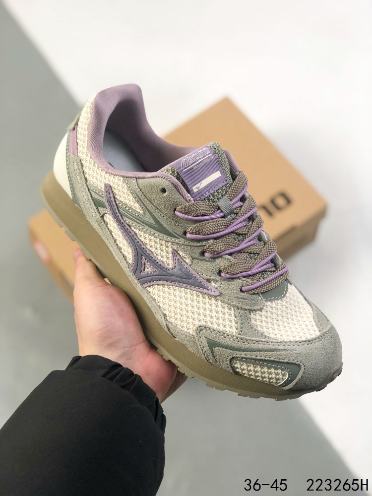 💰180
Mizuno美津浓 LG 60S 2K 舒适百搭 做旧设计 德训 薄底防滑耐磨 低帮休闲鞋
Y2K与60S的时空碰撞 趋势破壁 沿袭MIZUNO经典薄底跑鞋廓形全新年轻化鞋面设计 释出质感与活力兼具的LG 60S 2K
麂皮质感温润柔和 LOGO精致点缀 步履之间 邂逅自在的优雅 全鞋面做旧工艺处理 色基底上局部龟裂 旧化纹理设计 褪去新鞋生硬感
货号:D1GH242103
ID:223265H