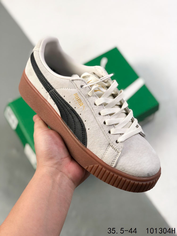 PUMA彪马 Suede Platform 蕾哈娜 厚底松糕鞋 区别市面所谓正品采用的橡胶合成底,还原公司细节 各个细节随意对比正品,包括中底走线.全网唯一正确过验版本 专供外贸冲正 天猫京东订单 货号:363559 01 Size:如图 编码:101304H