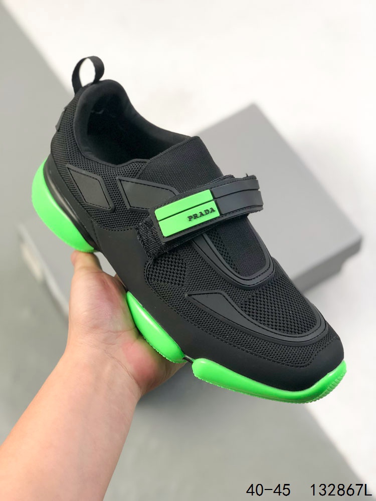 🈴️ 💰160
PRADA系列／Prada  普拉达b男士运动休闲跑步鞋  时尚板鞋   PRADA.普拉达高端品牌休闲慢跑鞋  完美做工.演绎完美选择的你。
码数:   40-45
编码：132867L