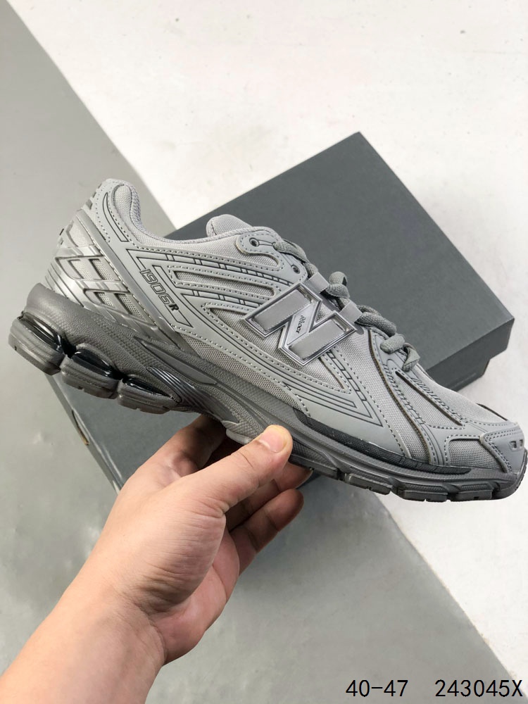 公司级带半码! 新百伦New Balance 1906 复古跑鞋 小红书爆款 NB1906这双鞋确实是NB家经典复古款式之一,以全新科技诠释,成功打造1906鞋款,鞋面在保持1906基本线条和片层结构的同时,采用更为简洁、流畅的设计语言 ID:243045X