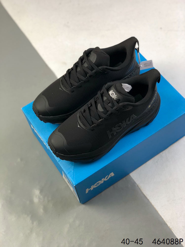💰210
【公司级】HOKA ONE ONE Challenger ATR6挑战者全地形6减震平衡越野跑鞋 防水版,适合全地形路段,百公里越野无需换鞋。HOKA ONE ONE Challenger ATR6/挑战者6 男款越野跑鞋,挑战者全地形6代,继承了Challenger系列的柔软缓震和平稳顺滑脚感,并在越野路段保证抓地力,在城市路段提供舒适顺畅感。鞋面采用再生面料,工程网布鞋面,保证舒适透气性。厚实的缓冲中底可帮助足部减震,坚固舒适度和支撑力。大底紧密排布的4mm宽条带状凸耳,提升越野的抓地力。滚动平衡,确保自然步伐,嵌入式鞋床,提供全方位稳定感。
货号:1106510
尺码:40-45
编码:464088P