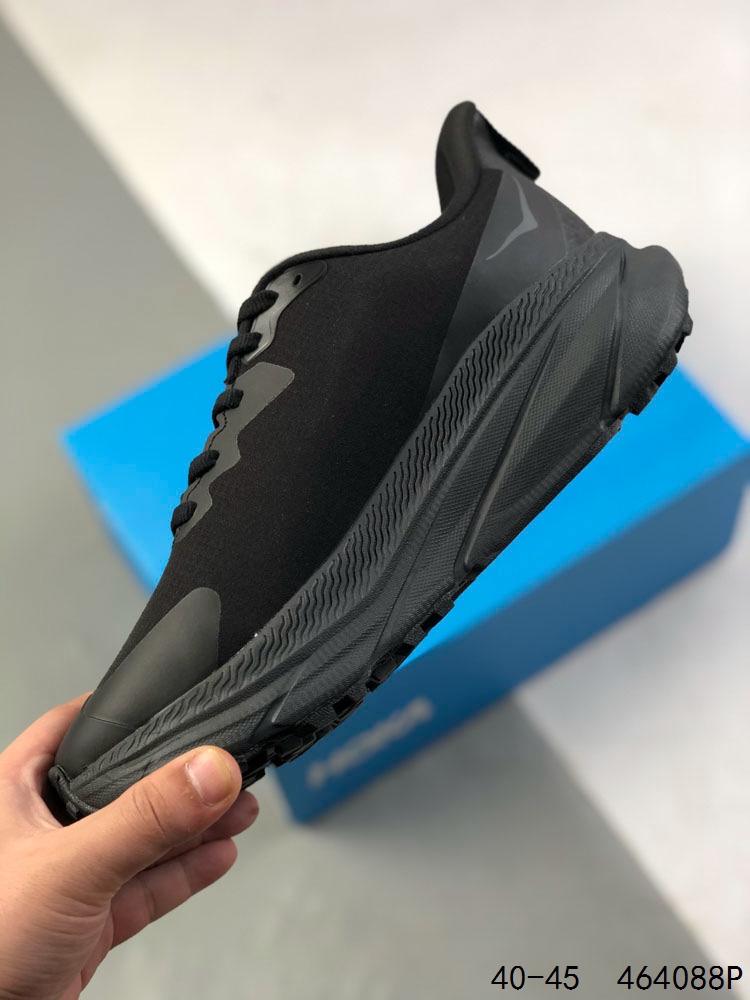 💰210
【公司级】HOKA ONE ONE Challenger ATR6挑战者全地形6减震平衡越野跑鞋 防水版,适合全地形路段,百公里越野无需换鞋。HOKA ONE ONE Challenger ATR6/挑战者6 男款越野跑鞋,挑战者全地形6代,继承了Challenger系列的柔软缓震和平稳顺滑脚感,并在越野路段保证抓地力,在城市路段提供舒适顺畅感。鞋面采用再生面料,工程网布鞋面,保证舒适透气性。厚实的缓冲中底可帮助足部减震,坚固舒适度和支撑力。大底紧密排布的4mm宽条带状凸耳,提升越野的抓地力。滚动平衡,确保自然步伐,嵌入式鞋床,提供全方位稳定感。
货号:1106510
尺码:40-45
编码:464088P