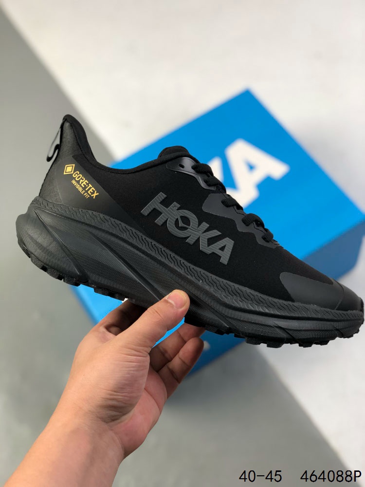 💰210
【公司级】HOKA ONE ONE Challenger ATR6挑战者全地形6减震平衡越野跑鞋 防水版,适合全地形路段,百公里越野无需换鞋。HOKA ONE ONE Challenger ATR6/挑战者6 男款越野跑鞋,挑战者全地形6代,继承了Challenger系列的柔软缓震和平稳顺滑脚感,并在越野路段保证抓地力,在城市路段提供舒适顺畅感。鞋面采用再生面料,工程网布鞋面,保证舒适透气性。厚实的缓冲中底可帮助足部减震,坚固舒适度和支撑力。大底紧密排布的4mm宽条带状凸耳,提升越野的抓地力。滚动平衡,确保自然步伐,嵌入式鞋床,提供全方位稳定感。
货号:1106510
尺码:40-45
编码:464088P