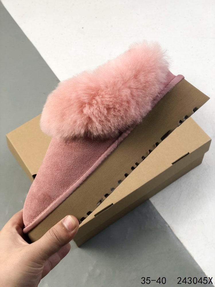 💰160 
UGG 周冬雨Mini短靴秋冬羊皮毛一体雪地靴 全鞋采用ZP同厂 隆丰A级澳洲进口羊皮毛一体 品牌代工厂生产线 完全遵循ZP工艺流程 代工厂原厂版师 秉承无原鞋不开发选择 注重每一处细节 市面最正版型 TREADLITE”轻翼“科技外底 轻便/耐用/柔韧/桩型  
Size：如图
ID:243045X