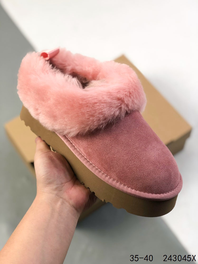 💰160 
UGG 周冬雨Mini短靴秋冬羊皮毛一体雪地靴 全鞋采用ZP同厂 隆丰A级澳洲进口羊皮毛一体 品牌代工厂生产线 完全遵循ZP工艺流程 代工厂原厂版师 秉承无原鞋不开发选择 注重每一处细节 市面最正版型 TREADLITE”轻翼“科技外底 轻便/耐用/柔韧/桩型  
Size：如图
ID:243045X