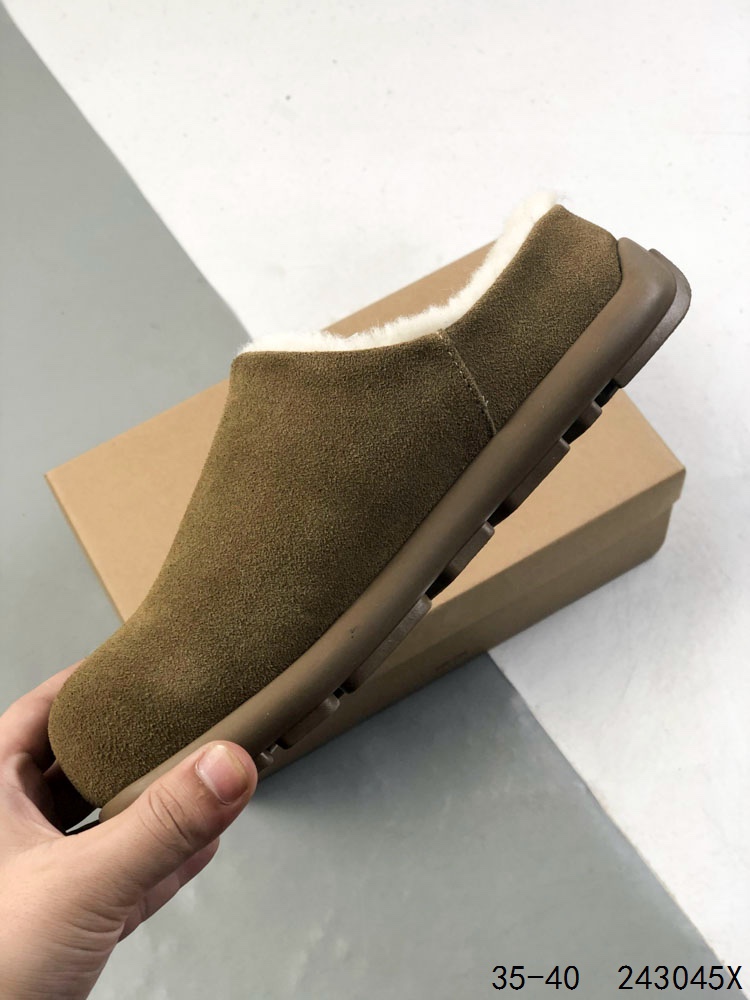 🈴️ 💰160 
UGG 周冬雨Mini短靴秋冬羊皮毛一体雪地靴 全鞋采用ZP同厂 隆丰A级澳洲进口羊皮毛一体 品牌代工厂生产线 完全遵循ZP工艺流程 代工厂原厂版师 秉承无原鞋不开发选择 注重每一处细节 市面最正版型 TREADLITE”轻翼“科技外底 轻便/耐用/柔韧/桩型  
Size：如图
ID:243045X