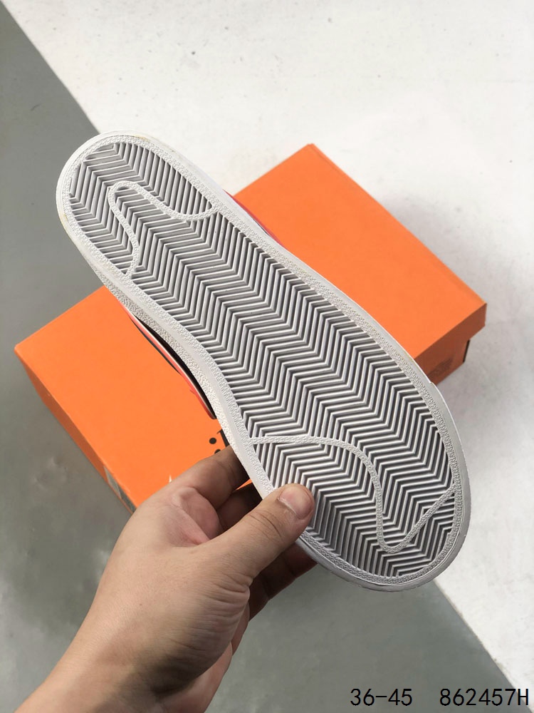 💰130
耐克 NIKE Blazer mid vintage开拓者 高帮男女子运动板鞋 厚底增高休闲鞋。采用轻盈利落设计,焕新演绎经典鞋款。该鞋款带来舒适足底体验,结合鞋侧壁加固设计,缔造舒适感受。皮革鞋面适合日常穿着,柔软非凡,硫化结构将外底与鞋面巧妙熔接,打造出众柔韧灵活性和复古风格。硬质橡胶外底融入人字形底纹,铸就非凡抓地力,彰显经典风范。加垫鞋口,一体式鞋头护条。
尺码:如图
货号:DC1746
ID:862457H