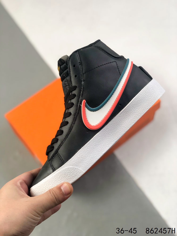 💰130
耐克 NIKE Blazer mid vintage开拓者 高帮男女子运动板鞋 厚底增高休闲鞋。采用轻盈利落设计,焕新演绎经典鞋款。该鞋款带来舒适足底体验,结合鞋侧壁加固设计,缔造舒适感受。皮革鞋面适合日常穿着,柔软非凡,硫化结构将外底与鞋面巧妙熔接,打造出众柔韧灵活性和复古风格。硬质橡胶外底融入人字形底纹,铸就非凡抓地力,彰显经典风范。加垫鞋口,一体式鞋头护条。
尺码:如图
货号:DC1746
ID:862457H