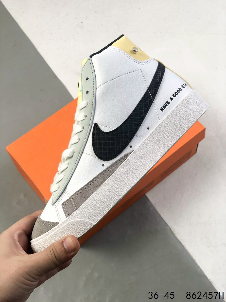 💰130
耐克 NIKE Blazer mid vintage开拓者 高帮男女子运动板鞋 厚底增高休闲鞋。采用轻盈利落设计,焕新演绎经典鞋款。该鞋款带来舒适足底体验,结合鞋侧壁加固设计,缔造舒适感受。皮革鞋面适合日常穿着,柔软非凡,硫化结构将外底与鞋面巧妙熔接,打造出众柔韧灵活性和复古风格。硬质橡胶外底融入人字形底纹,铸就非凡抓地力,彰显经典风范。加垫鞋口,一体式鞋头护条。
尺码:如图
货号:DC1746
ID:862457H