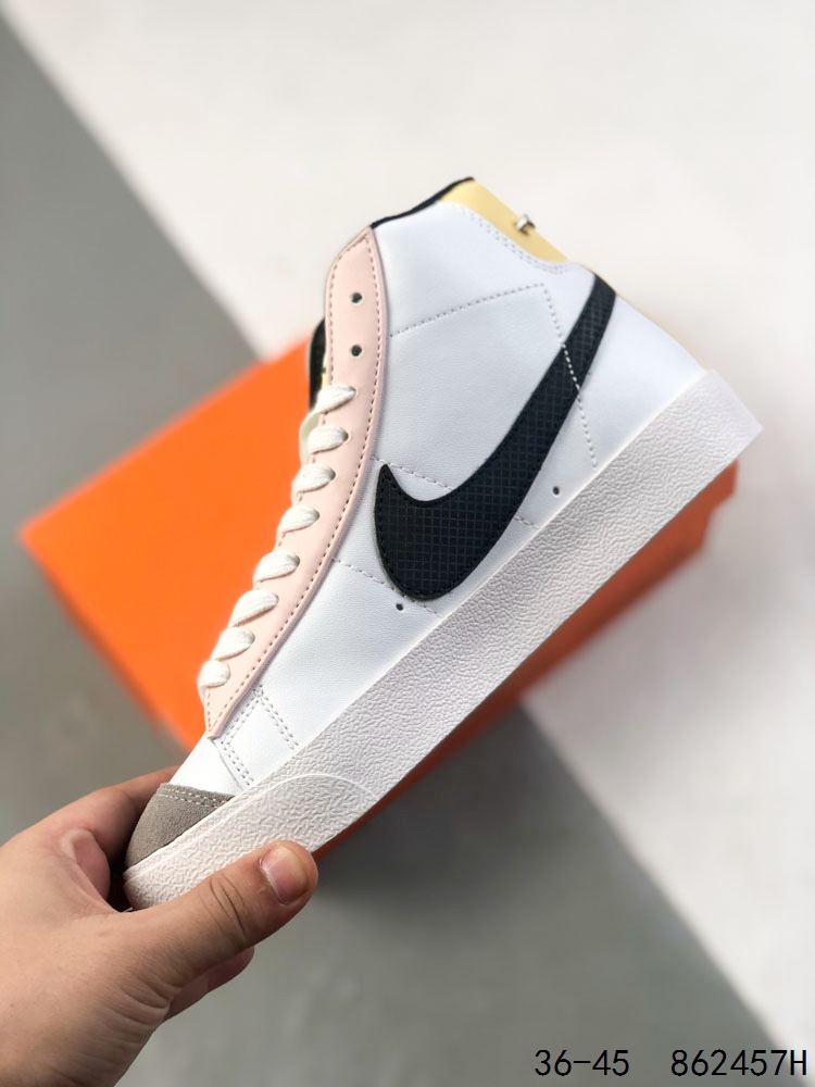 💰130
耐克 NIKE Blazer mid vintage开拓者 高帮男女子运动板鞋 厚底增高休闲鞋。采用轻盈利落设计,焕新演绎经典鞋款。该鞋款带来舒适足底体验,结合鞋侧壁加固设计,缔造舒适感受。皮革鞋面适合日常穿着,柔软非凡,硫化结构将外底与鞋面巧妙熔接,打造出众柔韧灵活性和复古风格。硬质橡胶外底融入人字形底纹,铸就非凡抓地力,彰显经典风范。加垫鞋口,一体式鞋头护条。
尺码:如图
货号:DC1746
ID:862457H