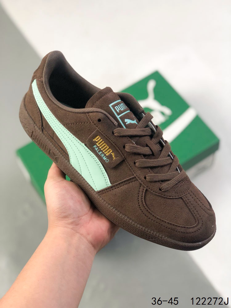Puma彪马男女通用Palermo OG 标贴运动板鞋 鞋款复刻,重温足球文化风潮!近日 PUMA 将经典鞋款 Palermo 重新带回市场,让众多鞋迷和足球爱好者重温上世纪80年代的足球文化风潮.这一经典复刻版本将延续当年的标志性蓝白配色,并搭载复古的T字型鞋头设计和经典的棕色胶底,以传统规划语言诠释了足球文明的魅力. 此次的复刻版本完美还原了当年经典设计,同时注入了现代元素.鞋身点缀着烫金 PUMA Logo,与鞋尾的美洲狮 Logo 相呼应,彰显了品牌的标志性风采.经典的蓝白配色则让人们仿佛回到了充满激情和活力的80年代足球场上. ID:122272J